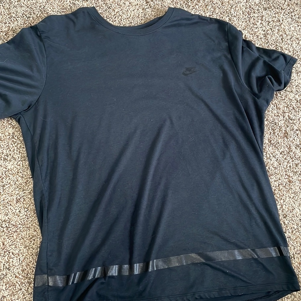Mens L black nike shirt